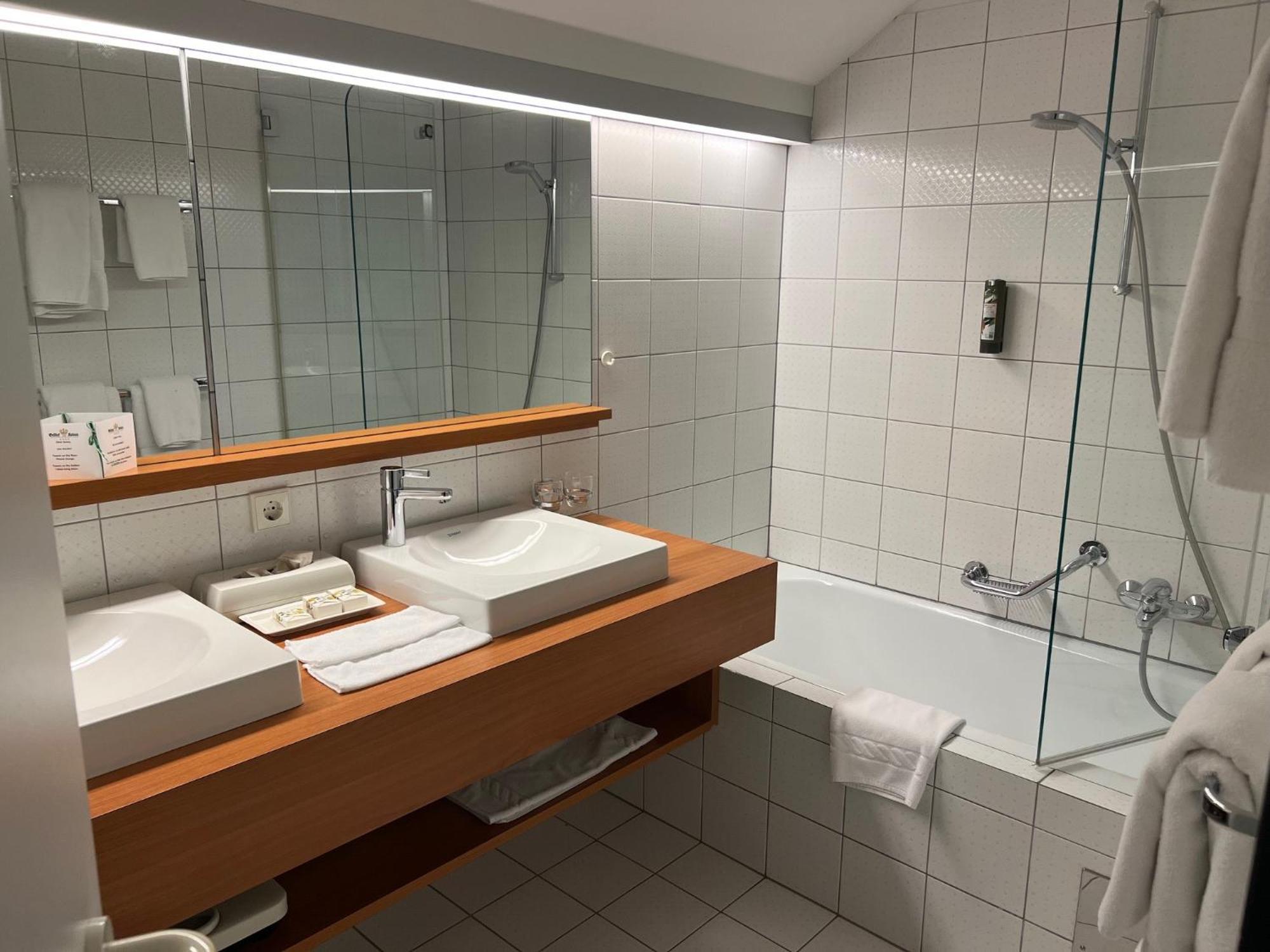 Hotel Gasthof Kroenele Lustenau Eksteriør bilde